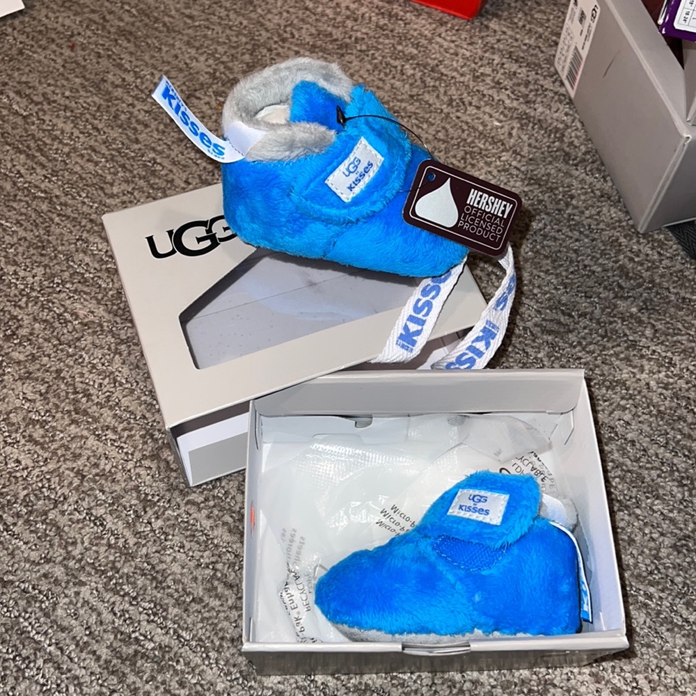 Blue UGG Bixbee
